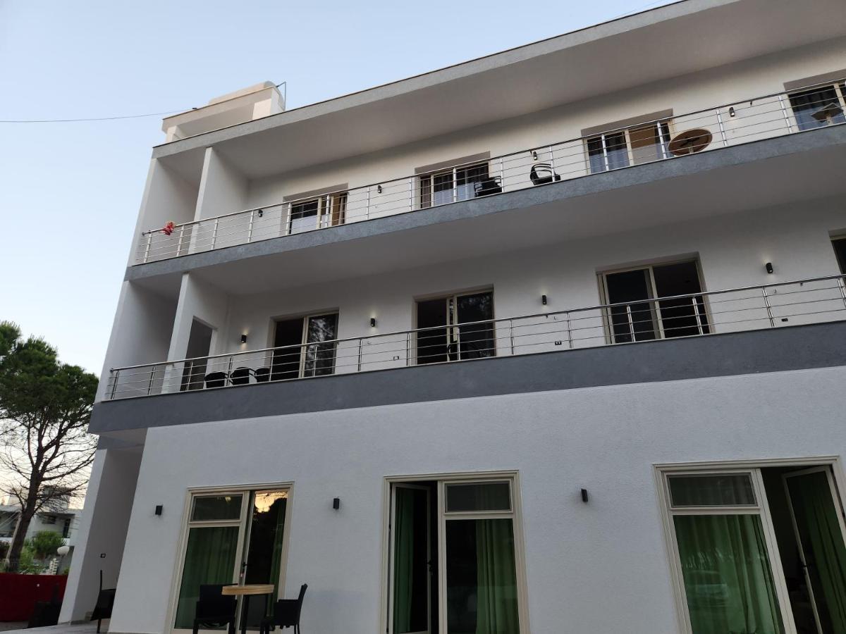 Sea Front Villa Vlore Exterior photo
