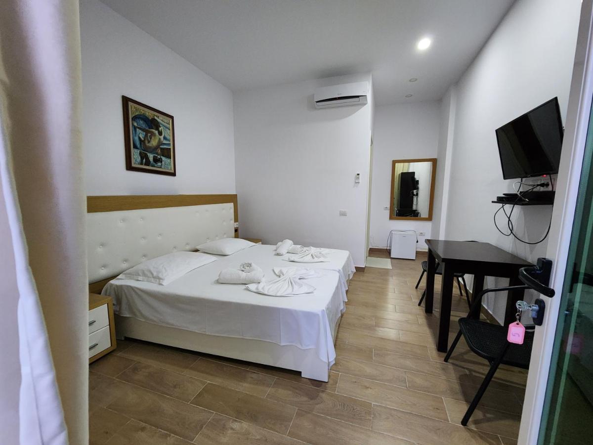 Sea Front Villa Vlore Exterior photo