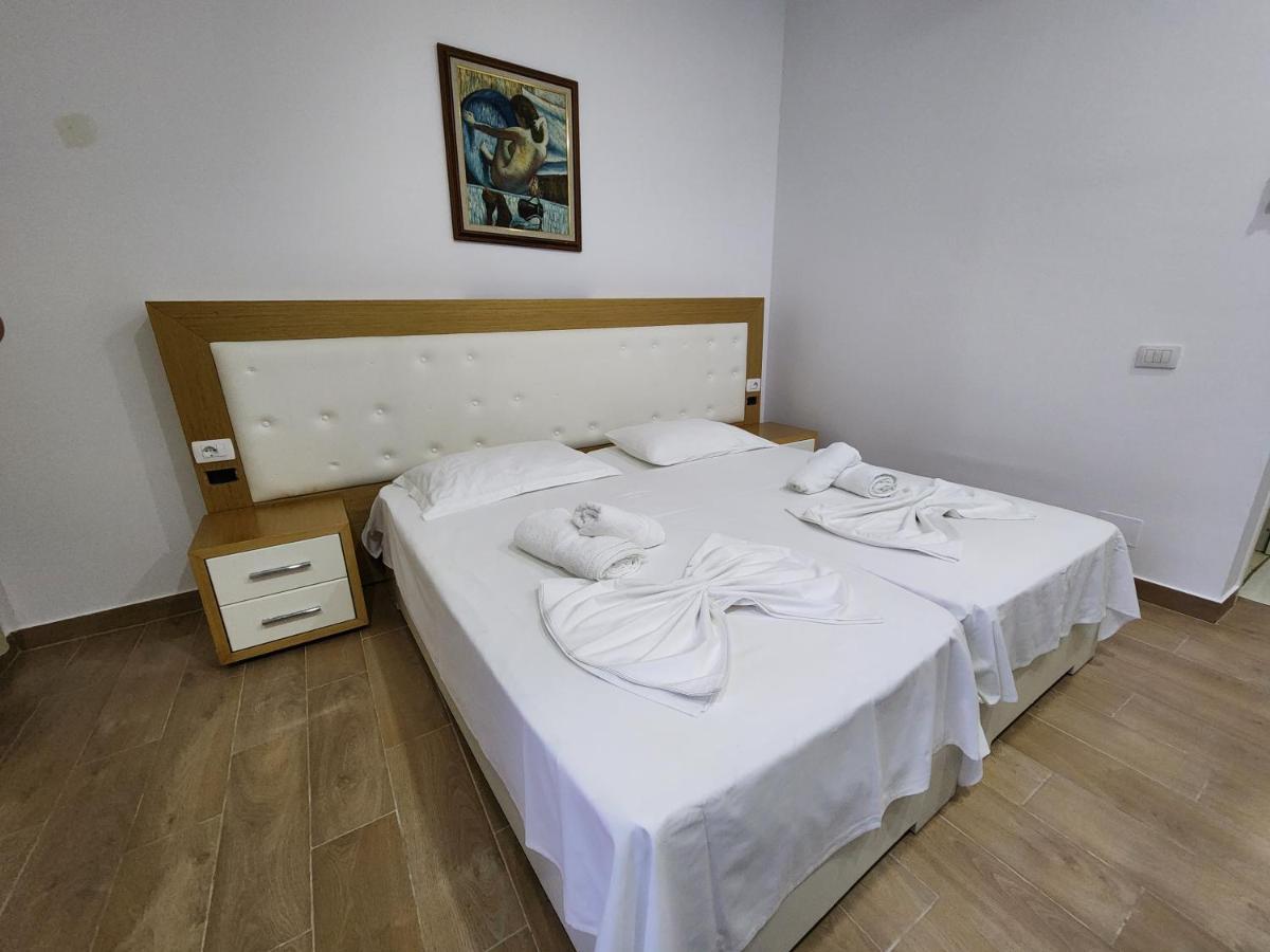 Sea Front Villa Vlore Exterior photo