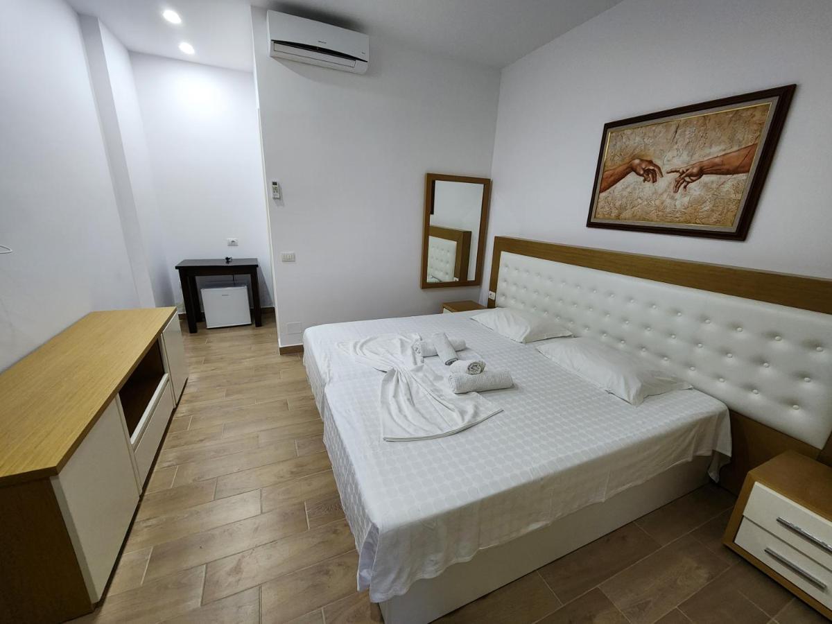 Sea Front Villa Vlore Exterior photo