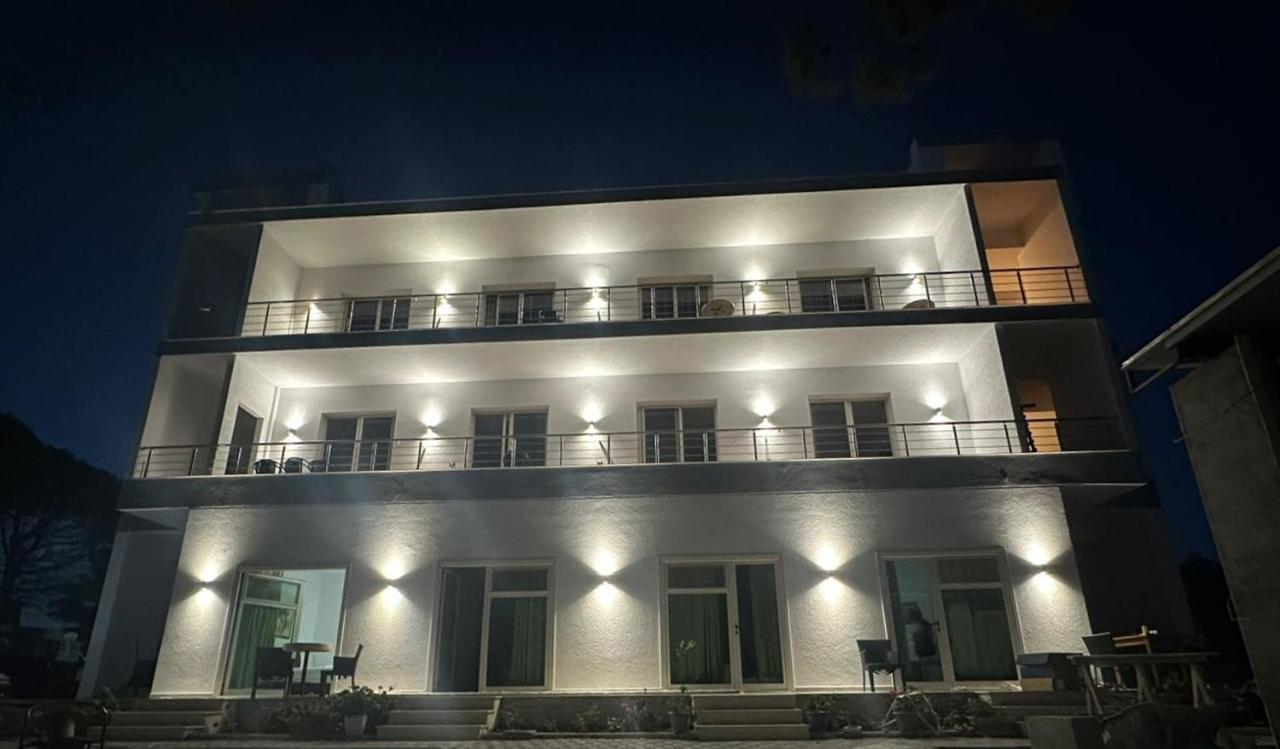 Sea Front Villa Vlore Exterior photo