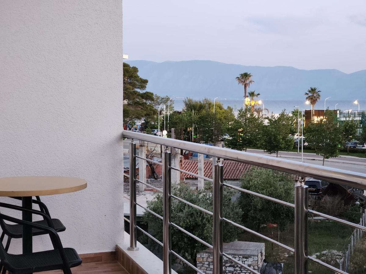 Sea Front Villa Vlore Exterior photo