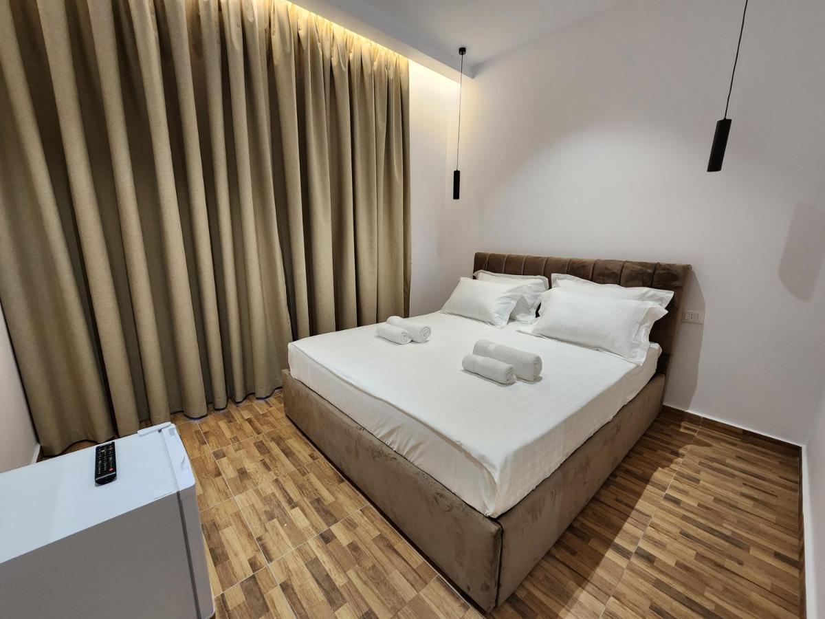 Sea Front Villa Vlore Exterior photo